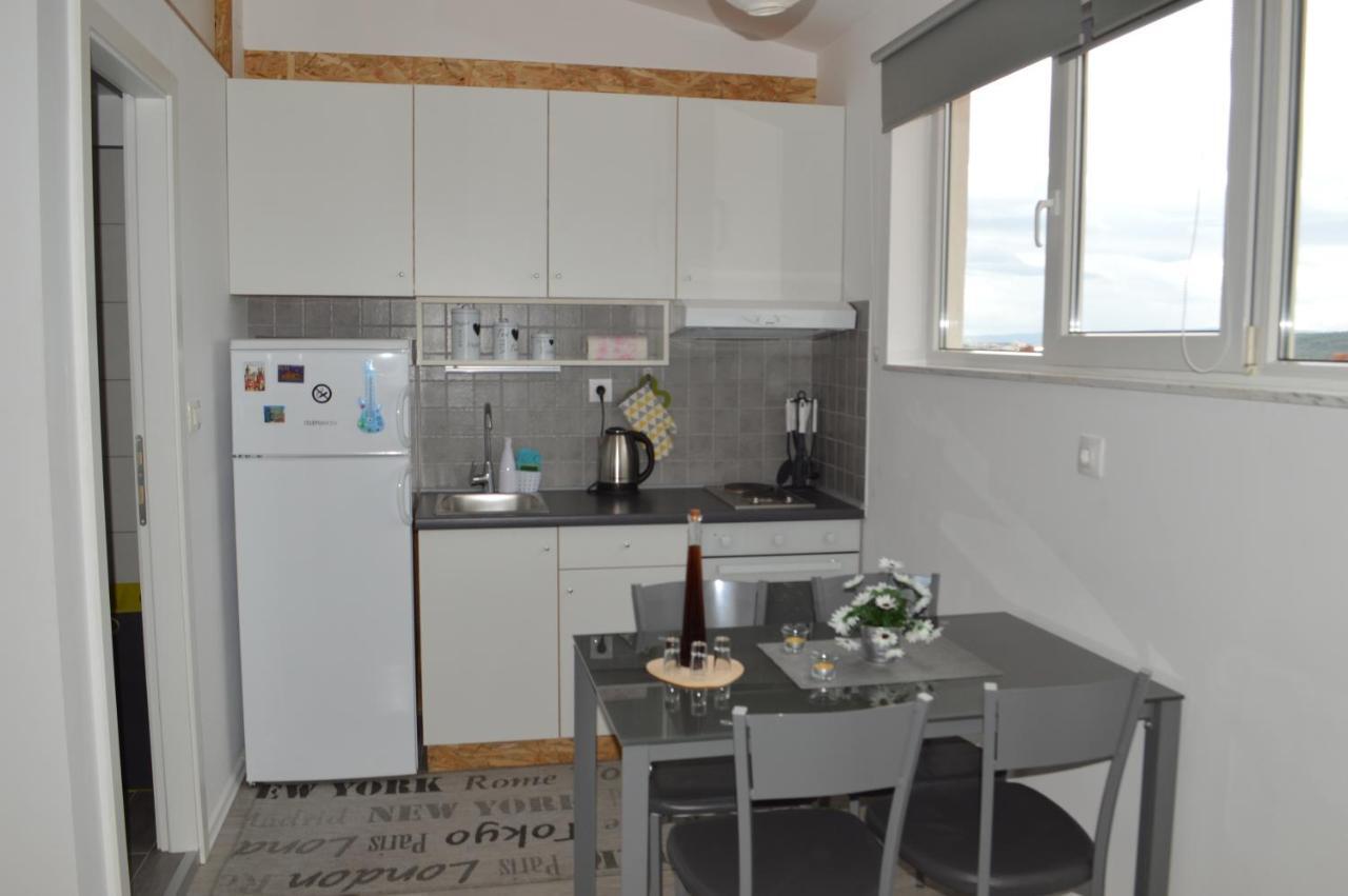 Apartman Luka Kaštela Екстериор снимка